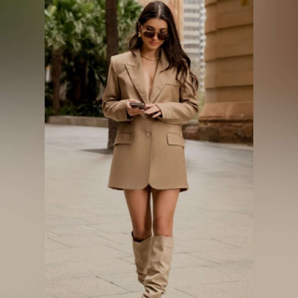 Showpo HAIDY BLAZER - SINGLE BREASTED BOYFRIEND BLAZER IN TAUPE
